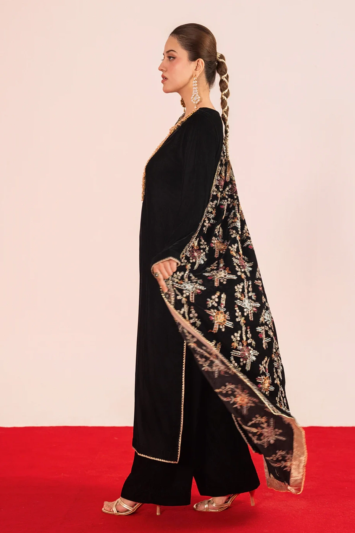 Aura premium velvet collection 3 piece suit - Image 2