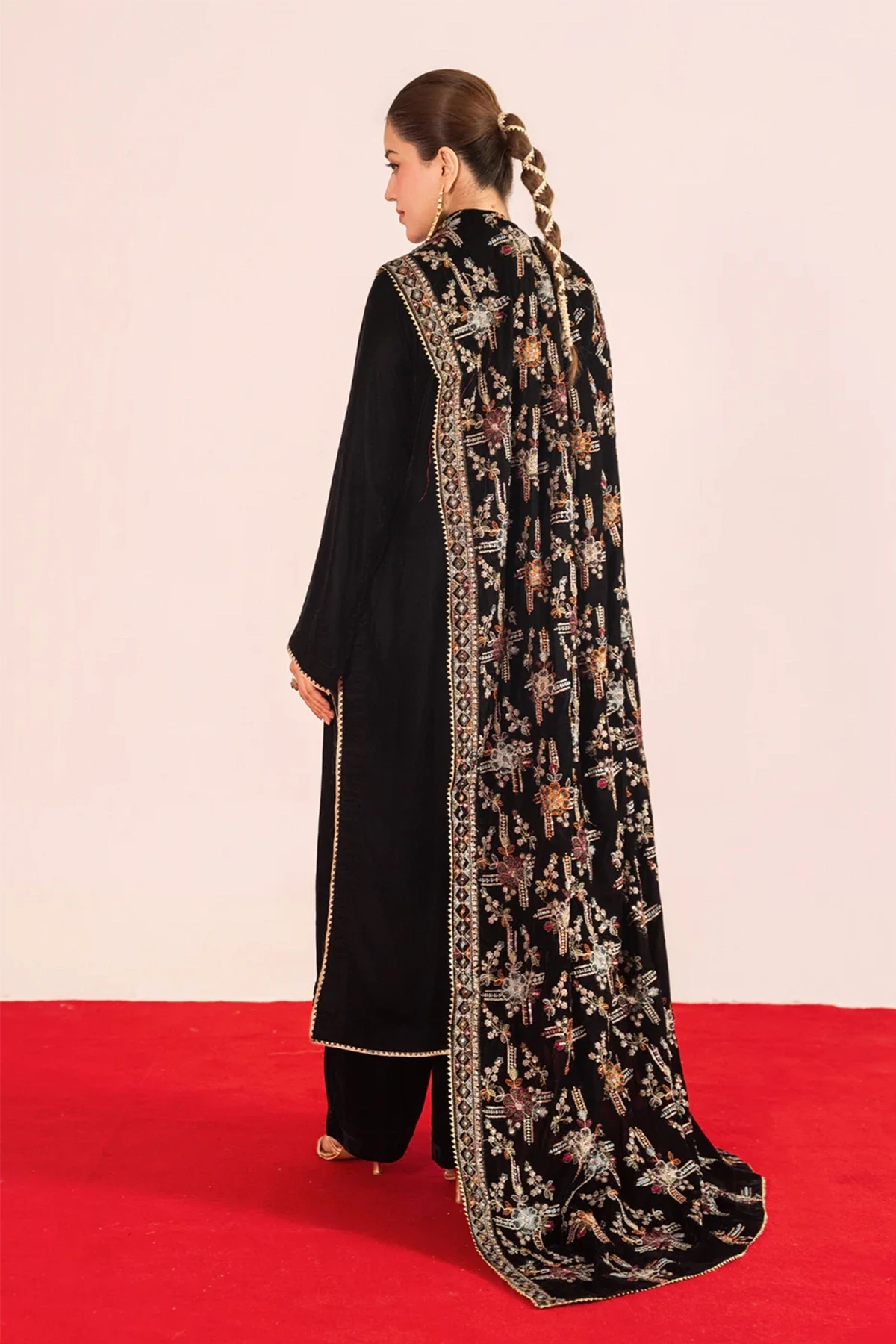 Aura premium velvet collection 3 piece suit - Image 3