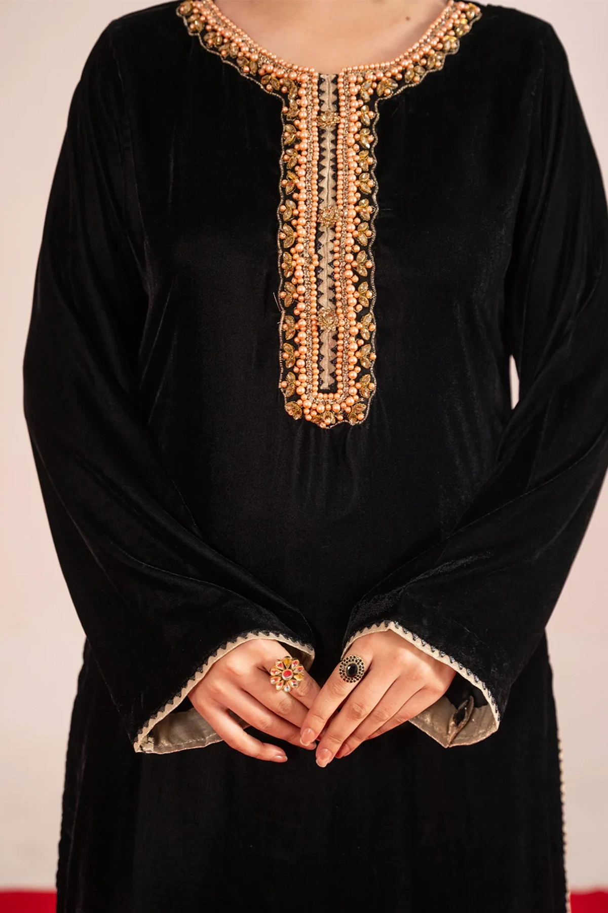 Aura premium velvet collection 3 piece suit - Image 4